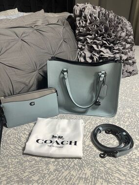 COACH Carter Carryall 28 with matching COACH L-zip colorblock wristlet